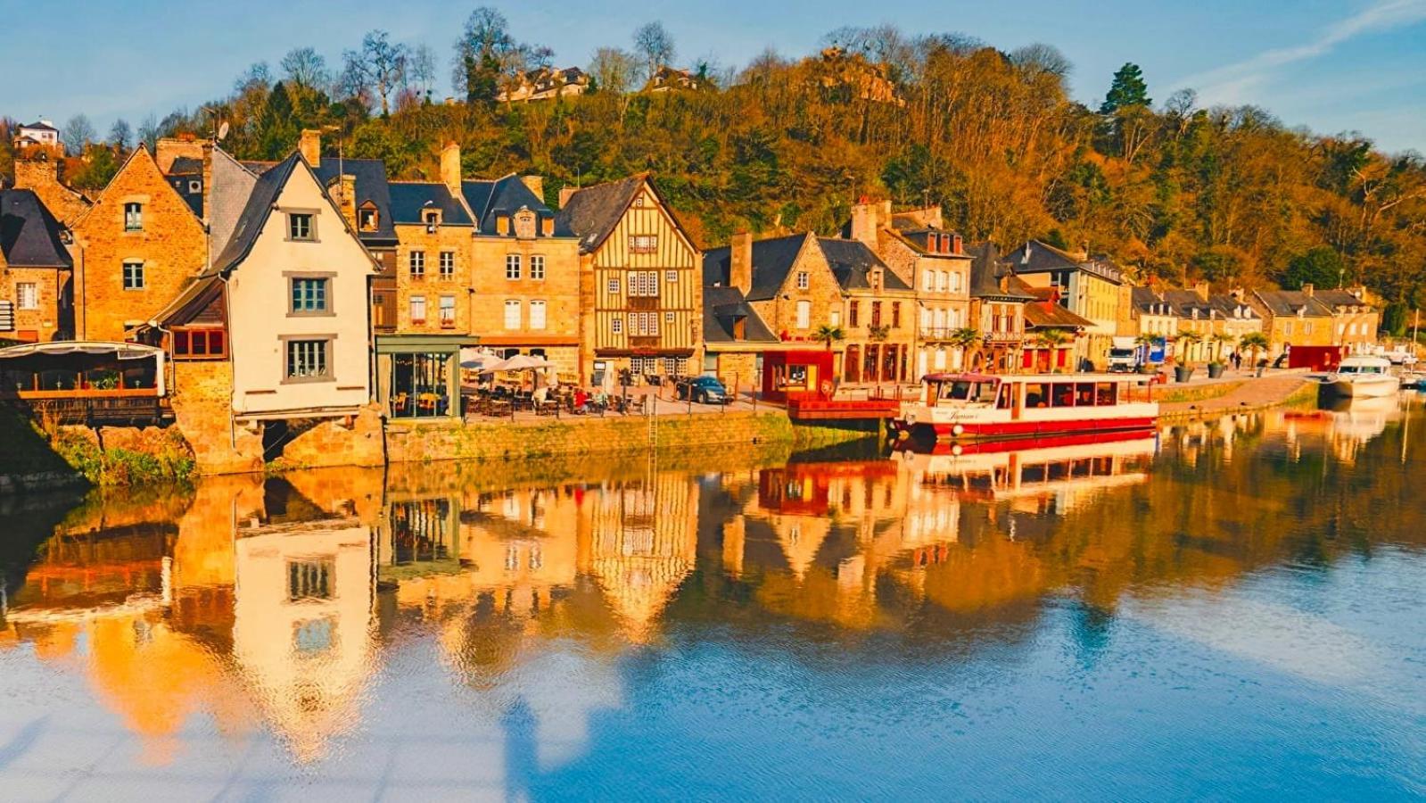 Magnifique Peniche Remorqueur A Louer Bateau-hôtel